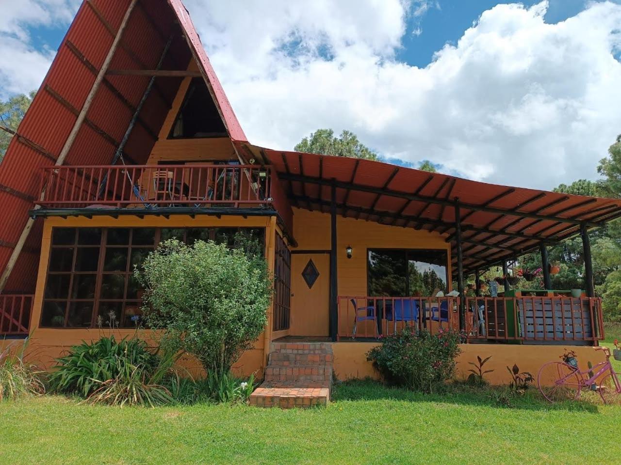 Chalets Amarelo Suesca Bagian luar foto