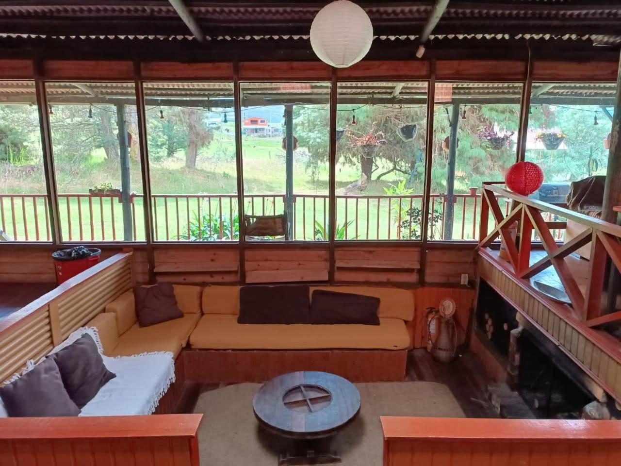 Chalets Amarelo Suesca Bagian luar foto